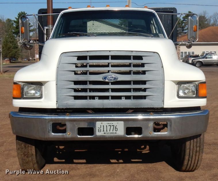 image for item HR9162 1998 Ford F800  flatbed truck