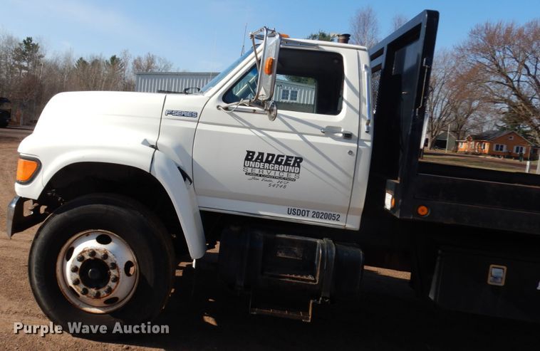 image for item HR9162 1998 Ford F800  flatbed truck