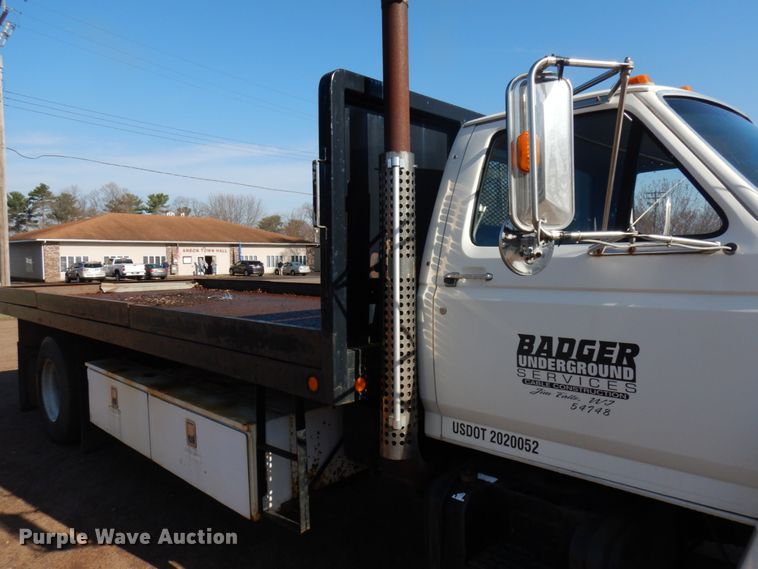 image for item HR9162 1998 Ford F800  flatbed truck