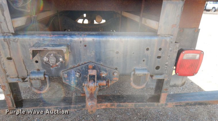 image for item HR9162 1998 Ford F800  flatbed truck