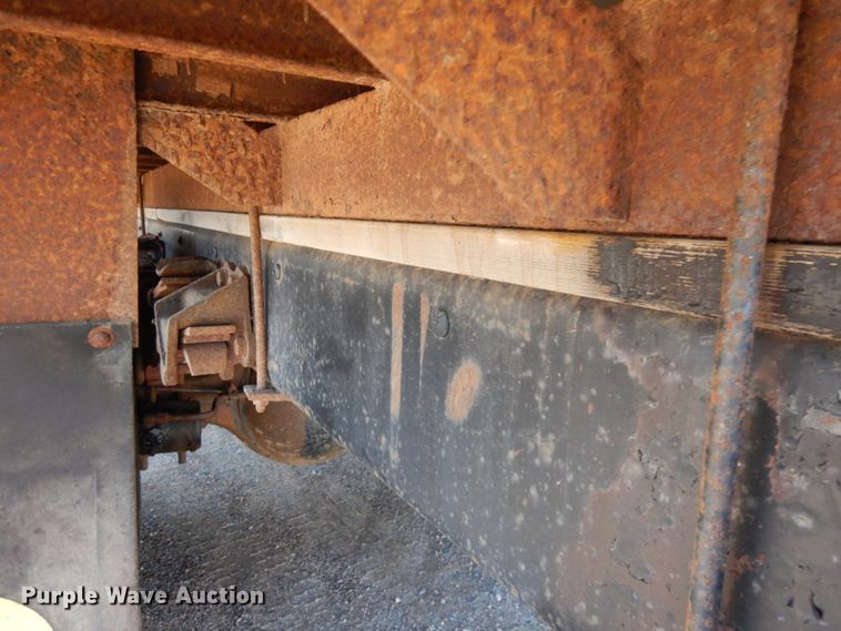 image for item HR9162 1998 Ford F800  flatbed truck