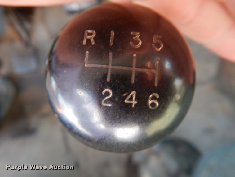 image for item HR9162 1998 Ford F800  flatbed truck