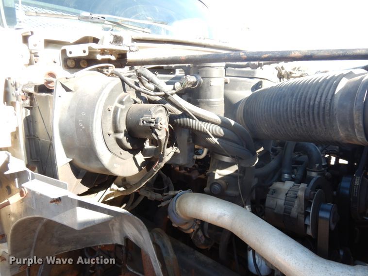 image for item HR9162 1998 Ford F800  flatbed truck