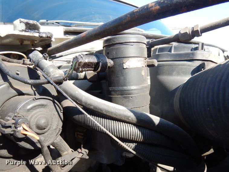 image for item HR9162 1998 Ford F800  flatbed truck