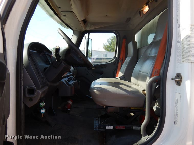 image for item HR9165 2007 Freightliner Business Class M2  box truck