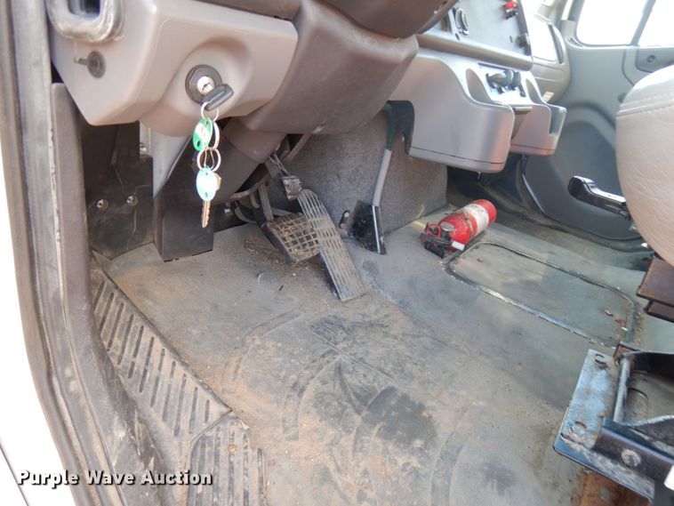 image for item HR9165 2007 Freightliner Business Class M2  box truck