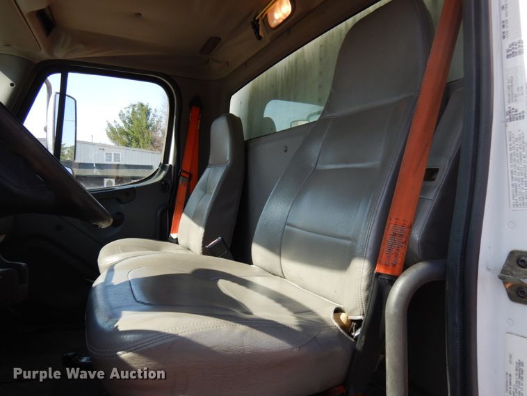 image for item HR9165 2007 Freightliner Business Class M2  box truck