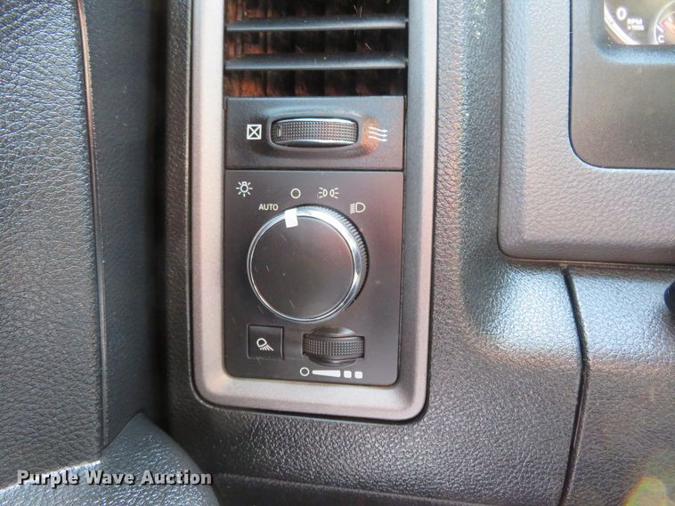 image for item HV9725 2014 Dodge Ram 2500HD  utility bed pickup truck