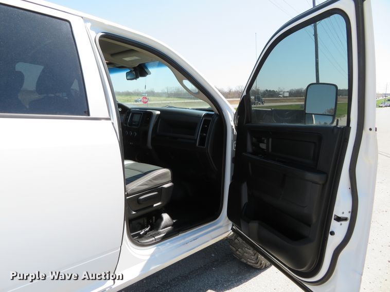 image for item HV9725 2014 Dodge Ram 2500HD  utility bed pickup truck