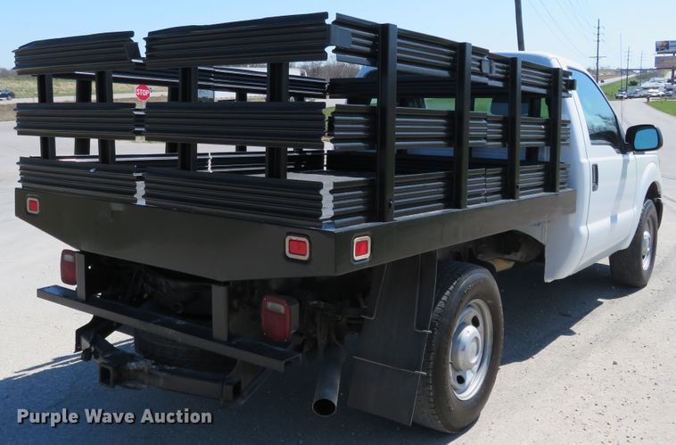 image for item HV9727 2012 Ford F250 Super Duty  flatbed pickup truck