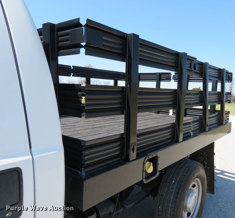 image for item HV9727 2012 Ford F250 Super Duty  flatbed pickup truck