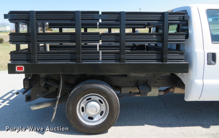 image for item HV9727 2012 Ford F250 Super Duty  flatbed pickup truck