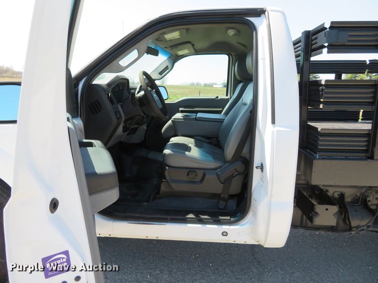 image for item HV9727 2012 Ford F250 Super Duty  flatbed pickup truck