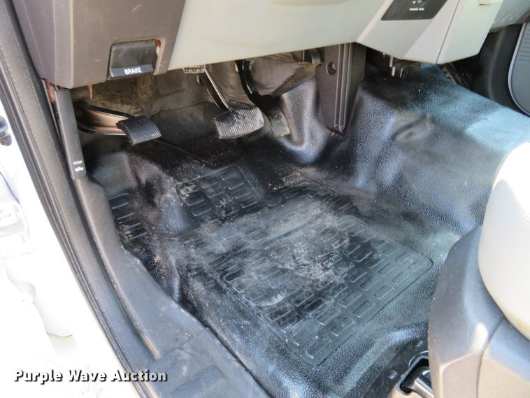 image for item HV9727 2012 Ford F250 Super Duty  flatbed pickup truck