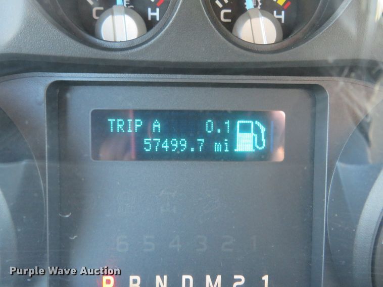 image for item HV9727 2012 Ford F250 Super Duty  flatbed pickup truck