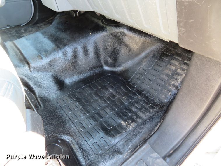 image for item HV9727 2012 Ford F250 Super Duty  flatbed pickup truck