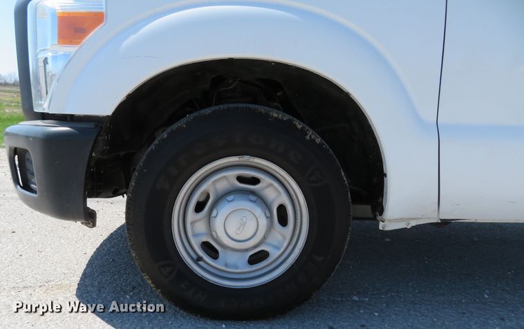 image for item HV9727 2012 Ford F250 Super Duty  flatbed pickup truck