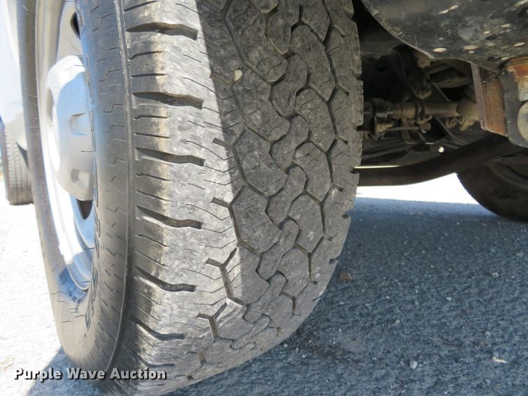 image for item HV9727 2012 Ford F250 Super Duty  flatbed pickup truck