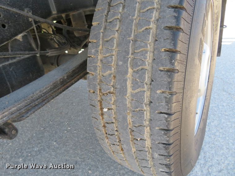 image for item HV9727 2012 Ford F250 Super Duty  flatbed pickup truck