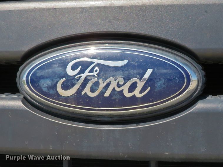 image for item HV9727 2012 Ford F250 Super Duty  flatbed pickup truck