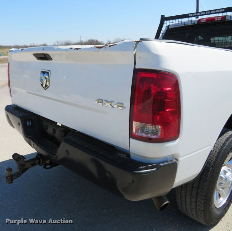 image for item HV9728 2016 Dodge Ram 2500HD  Crew Cab pickup truck