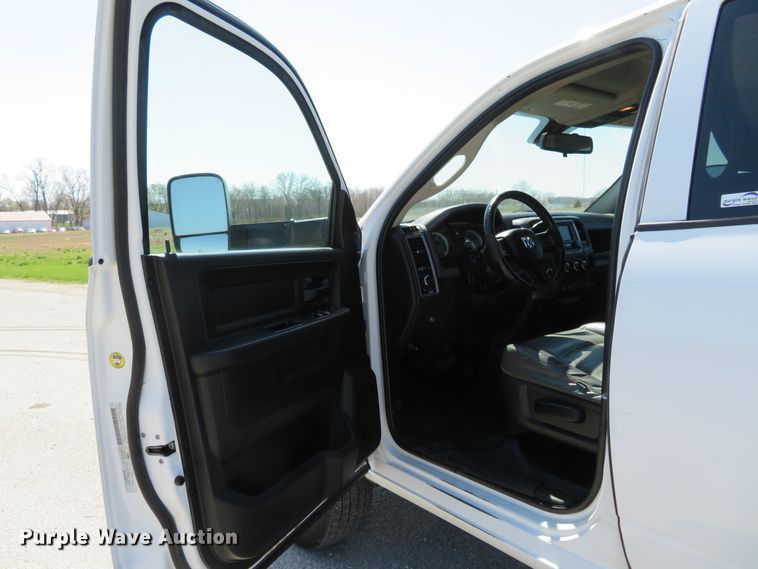 image for item HV9728 2016 Dodge Ram 2500HD  Crew Cab pickup truck