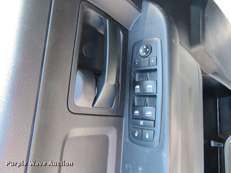 image for item HV9728 2016 Dodge Ram 2500HD  Crew Cab pickup truck