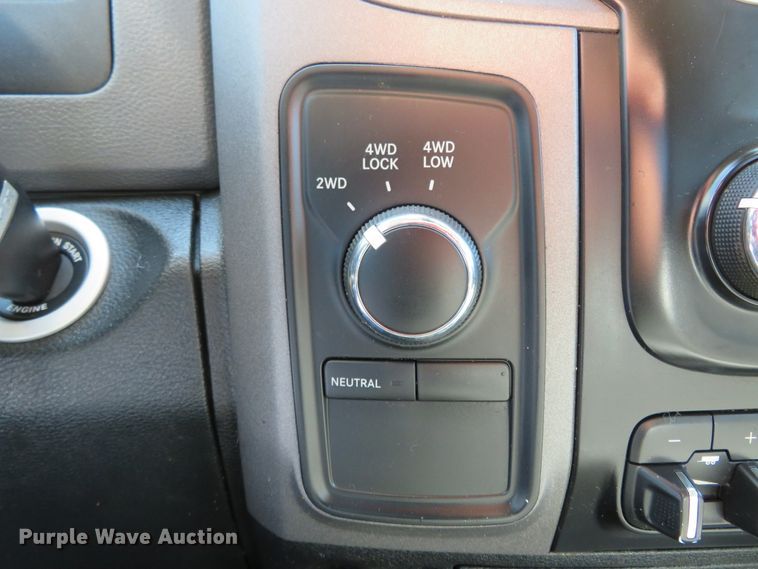 image for item HV9728 2016 Dodge Ram 2500HD  Crew Cab pickup truck