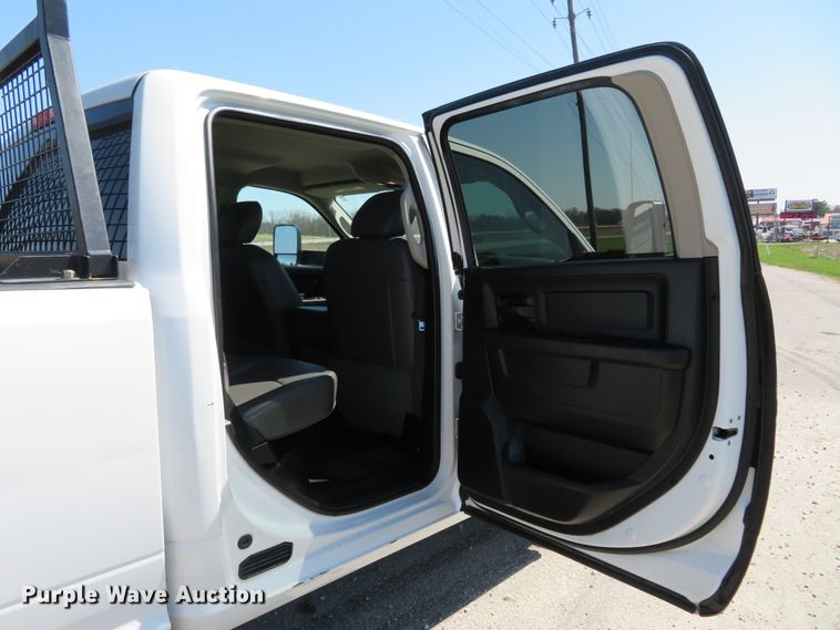 image for item HV9728 2016 Dodge Ram 2500HD  Crew Cab pickup truck