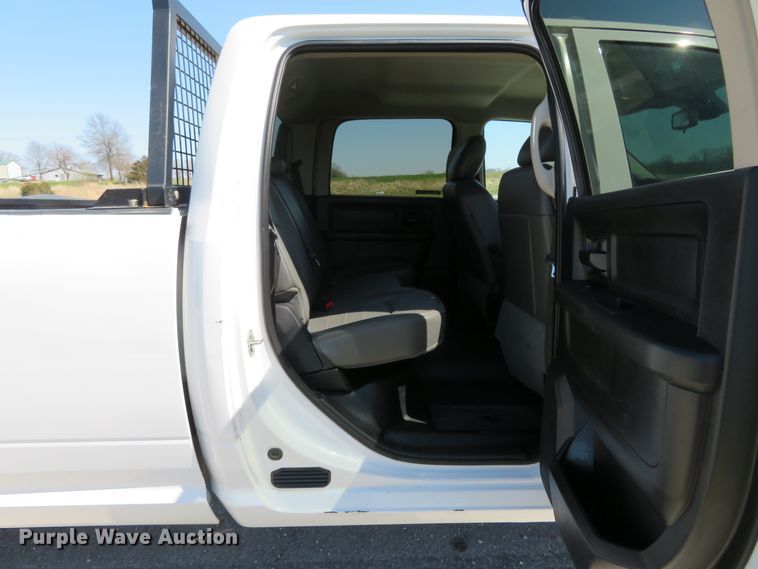 image for item HV9728 2016 Dodge Ram 2500HD  Crew Cab pickup truck