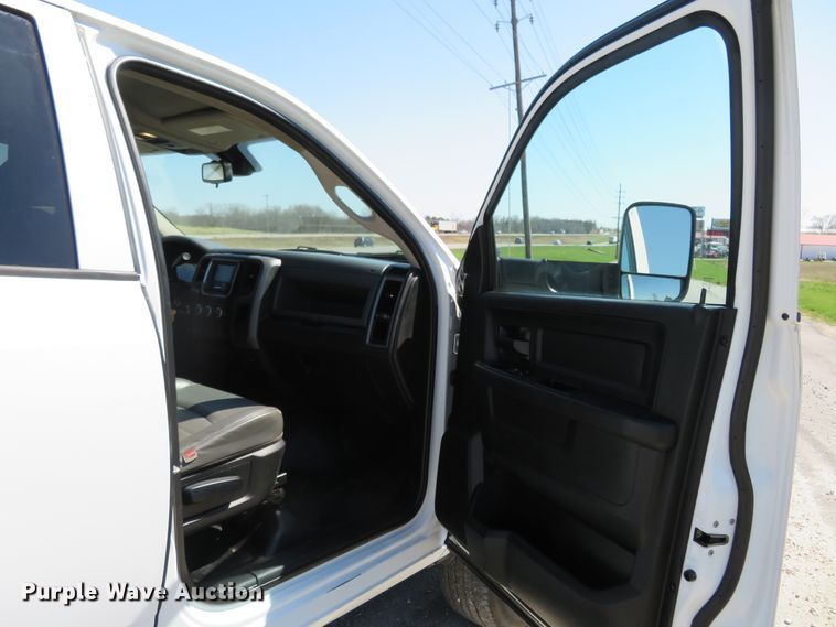 image for item HV9728 2016 Dodge Ram 2500HD  Crew Cab pickup truck