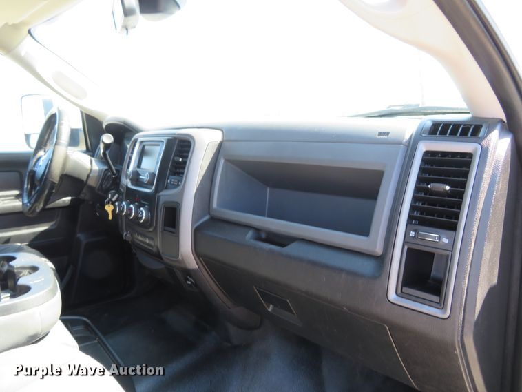 image for item HV9728 2016 Dodge Ram 2500HD  Crew Cab pickup truck