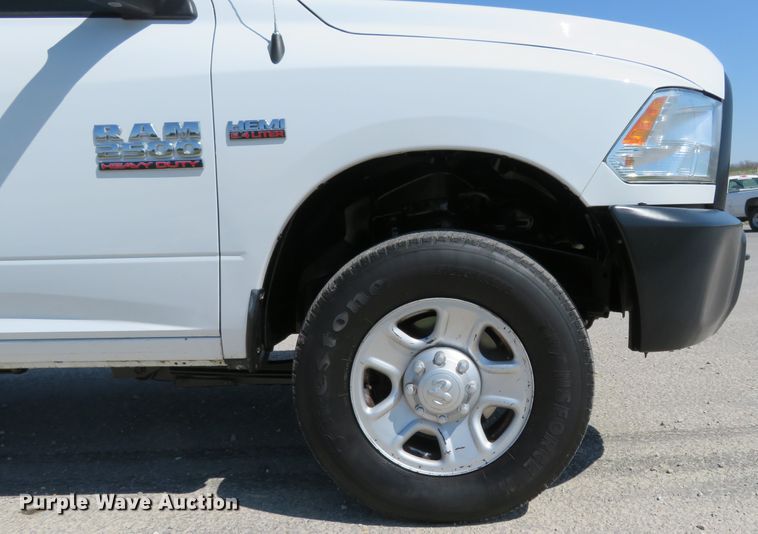 image for item HV9728 2016 Dodge Ram 2500HD  Crew Cab pickup truck