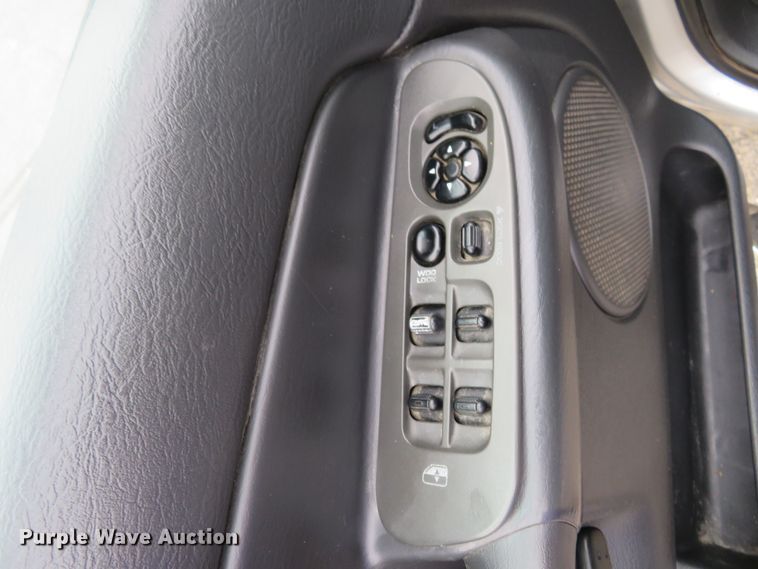 image for item HV9735 2003 Dodge Ram 2500HD SLT  Quad Cab pickup truck