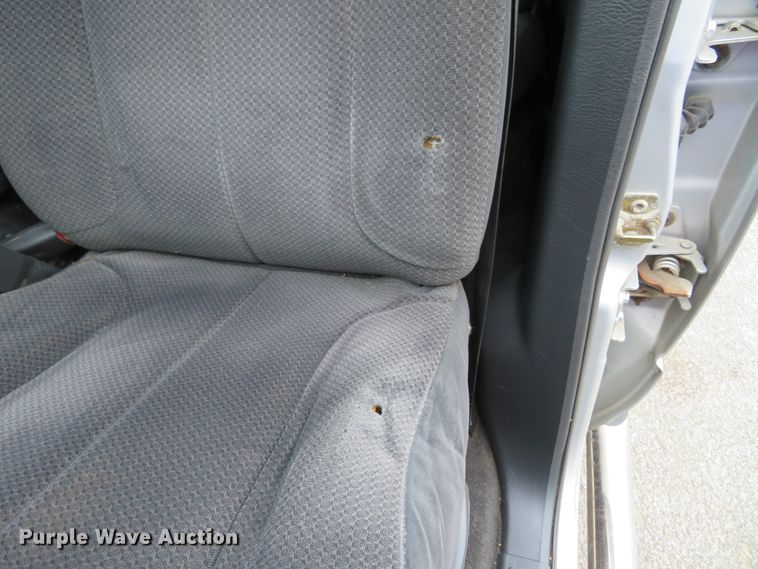 image for item HV9735 2003 Dodge Ram 2500HD SLT  Quad Cab pickup truck