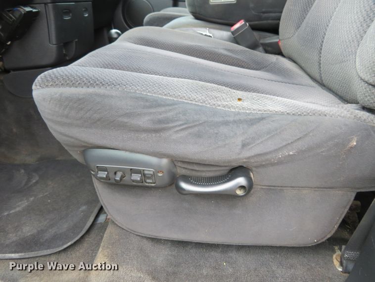 image for item HV9735 2003 Dodge Ram 2500HD SLT  Quad Cab pickup truck