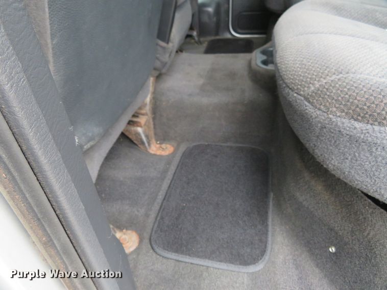 image for item HV9735 2003 Dodge Ram 2500HD SLT  Quad Cab pickup truck