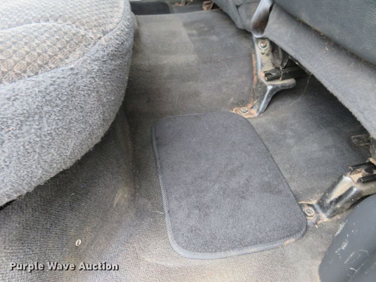 image for item HV9735 2003 Dodge Ram 2500HD SLT  Quad Cab pickup truck