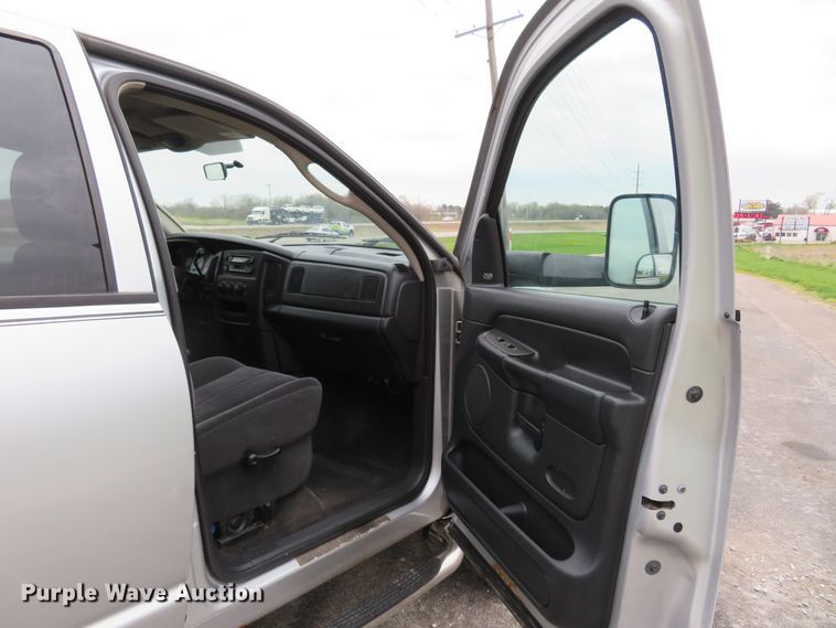 image for item HV9735 2003 Dodge Ram 2500HD SLT  Quad Cab pickup truck