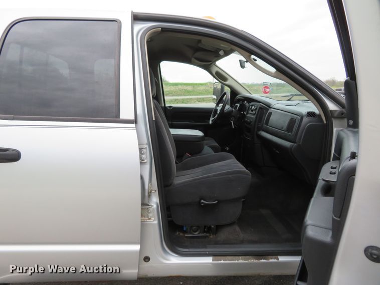 image for item HV9735 2003 Dodge Ram 2500HD SLT  Quad Cab pickup truck