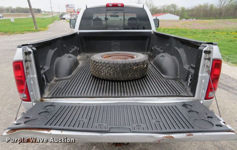 image for item HV9735 2003 Dodge Ram 2500HD SLT  Quad Cab pickup truck