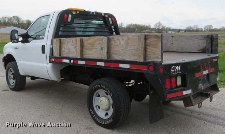 image for item HV9736 2006 Ford F250 Super Duty XL  flatbed pickup truck