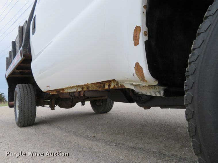 image for item HV9736 2006 Ford F250 Super Duty XL  flatbed pickup truck