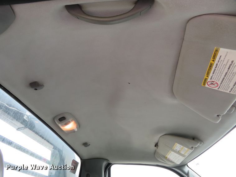 image for item HV9736 2006 Ford F250 Super Duty XL  flatbed pickup truck