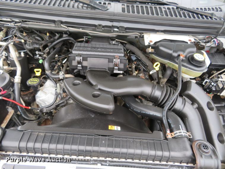 image for item HV9736 2006 Ford F250 Super Duty XL  flatbed pickup truck