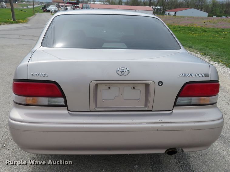 image for item HV9737 1997 Toyota Avalon XLS