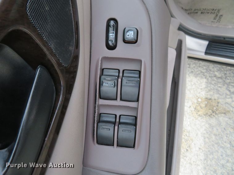 image for item HV9737 1997 Toyota Avalon XLS