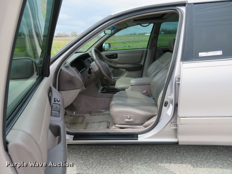 image for item HV9737 1997 Toyota Avalon XLS