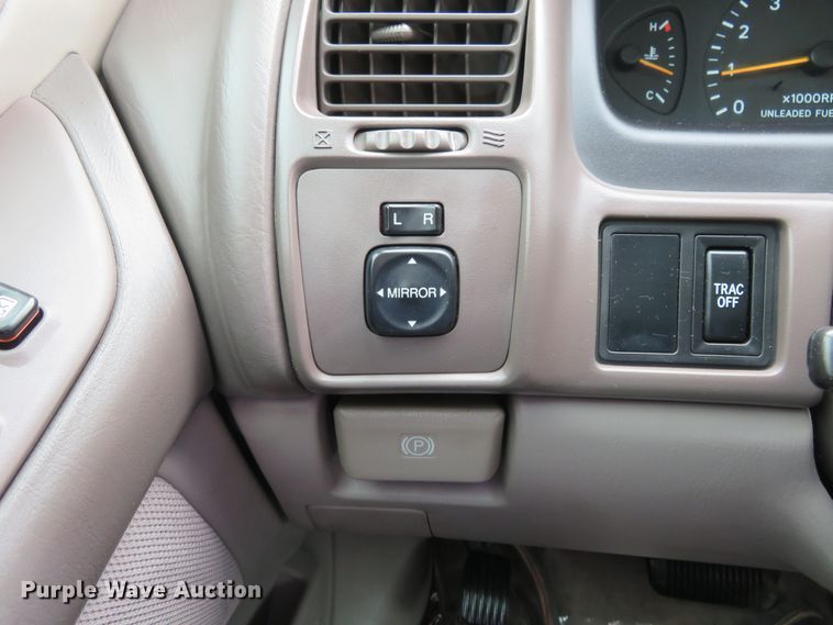 image for item HV9737 1997 Toyota Avalon XLS