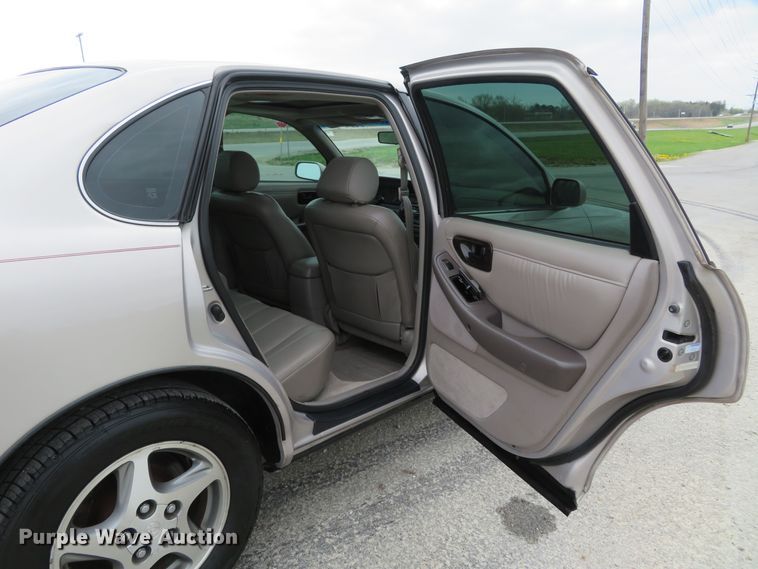 image for item HV9737 1997 Toyota Avalon XLS